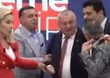 DP'li Cemal Enginyurt ve koruması canlı yayında gazeteci Latif Şimşek'i darp etti!