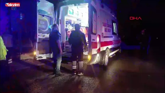 Çorum’da otomobil ile polis aracı çarpıştı: 1’i polis 3 yaralı