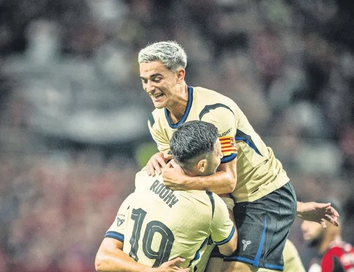 10 gollü çılgın maçta kazanan Barça!