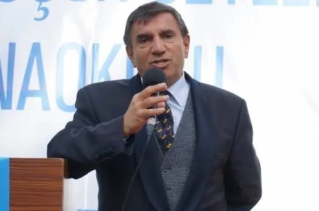 Üstün Dökmen’den başörtüsüne saygısızlık