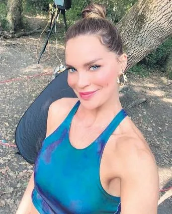 Bir Zamanlar Çukurova dizisine katılan Hande Soral ikoncan oldu-12