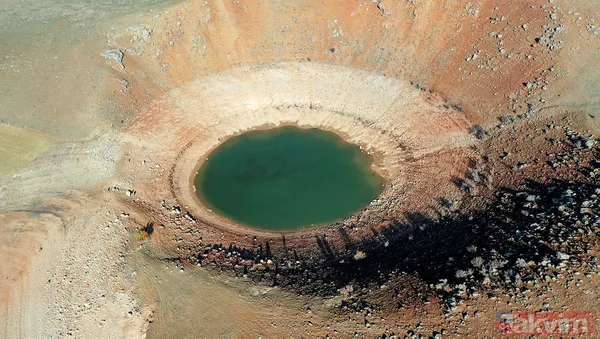 Keban Baraj Gölü'nde sular çekilince dev obruk ortaya çıktı! Meteor düşmesi sonucu oluştuğuna inanılıyor - 9