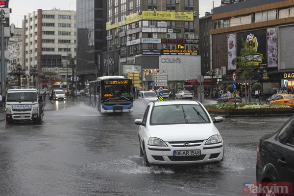 Ankara'da yağış sonrası sokaklar göle döndü! Vatandaşlar mağdur oldu iş yerlerini su bastı... - 12