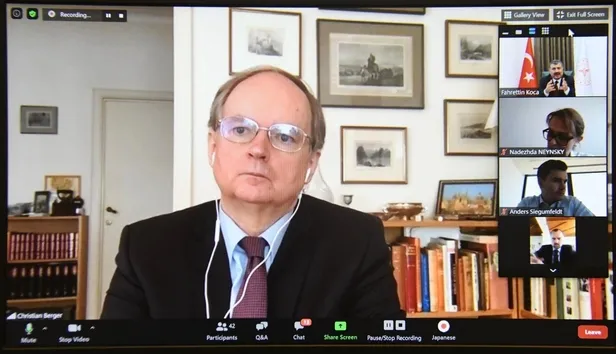 son-dakika-saglik-bakani-koca-son-bir-ayda-koronavirusten-olenlerin-yas-ortalamasini-acikladi-1591371276773.jpeg Son dakika: Sağlık Bakanı Koca koronavirüsten ölenlerin yaş ortalamasını açıkladı-2