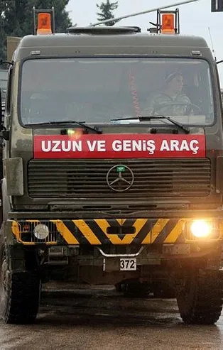 Son dakika: Suriye sınırına askeri sevkiyat sürüyor