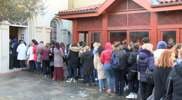 İstanbul'da 'Ayın Biri' kuyruğu! Metrelerce uzadı-1