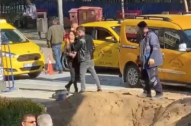 Isparta'da sokak ortasında tartıştığı kadının boğazına yapıştı