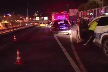 Ümraniye'de kontrolünü kaybeden otomobil bariyere girdi: 1 ölü