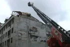 Güngören'de 5 katlı binanın çatısı çöktü: 1 yaralı