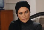 Aynı Yağmur Altında'nın Fazileti Avşar kızı şömine başında keyif yaptı