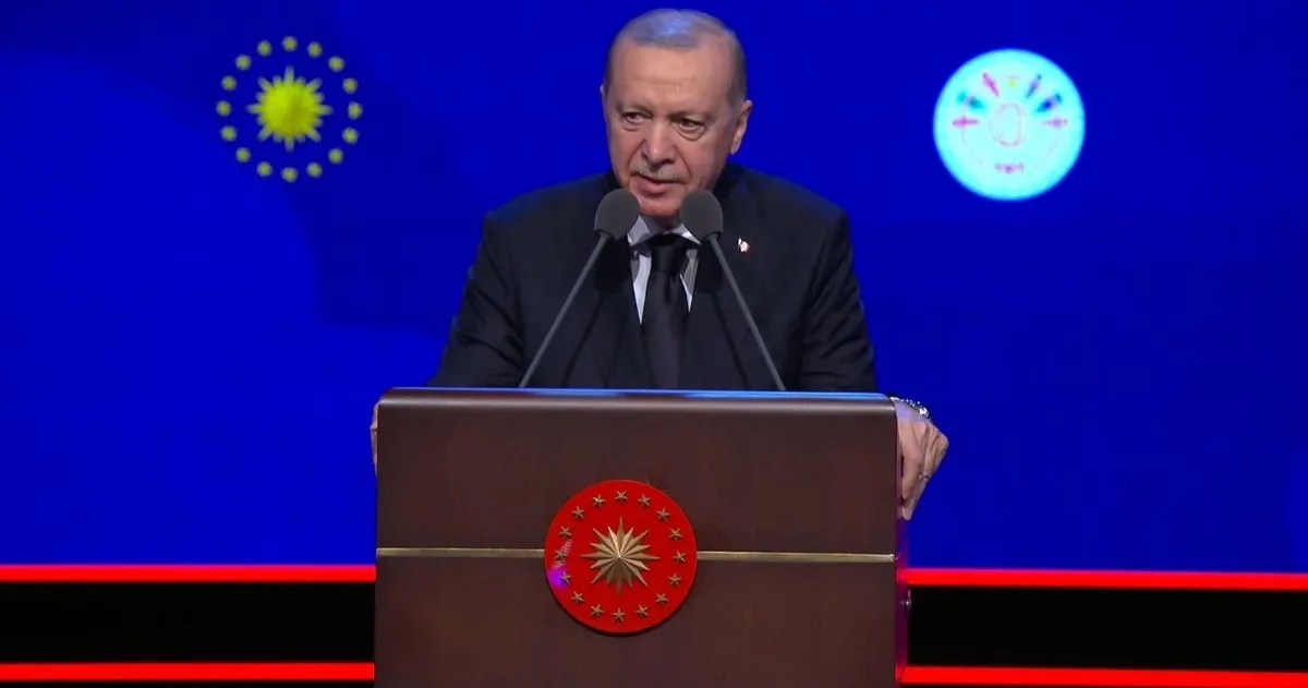 baskan-erdogandan-ozel-mesaji-gorusuruz-neden-gorusmeyelim-1776962190934.jpeg Başkan Erdoğan’dan Özel mesajı: Görüşürüz neden görüşmeyelim! Terörsüz Türkiye mesajı: Süreçte sıkıntı yok-4