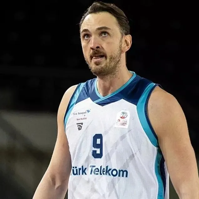 Semih Erden basketbolu bıraktı