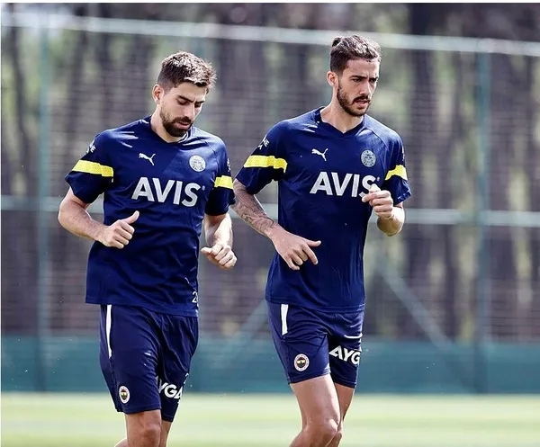 fenerbahce-uefa-listesini-guncelledi-lemos-ve-berisha-surprizi-1659356633993.jpg
