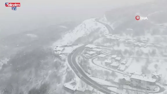 Bolu Dağı'nda yoğun kar yağışı devam ediyor