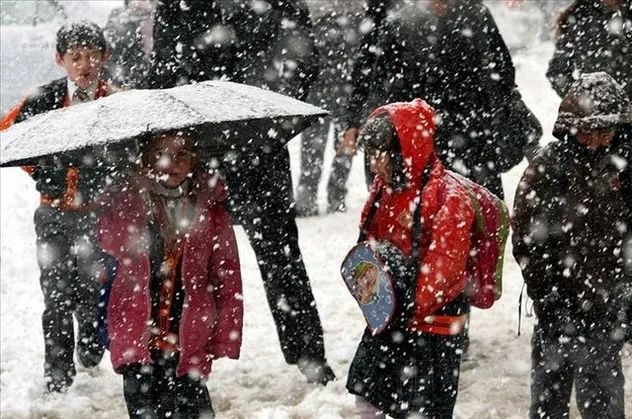 11 Mart Cuma Erzurum'da okullarda ders var mı yok mu? ⛄ Erzurum'da bugün okullar tatil mi? Erzurum Valiliği açıklaması…