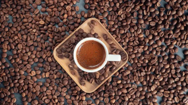 Aklınıza gelenlerin hiçbiri değil! Türk kahvesinin yanında su içmenin nedeni belli oldu! Meğer içinde bulunan...-6