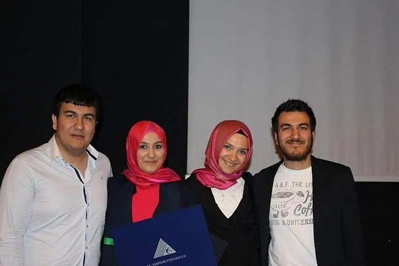 Bolu'da, Kartalkaya Kayak Merkezi'nde bulunan otelde çıkan yangında, Bolu'da avukatlık yapan Yüksel Gültekin ailesinden 7 kişiyi kaybetti. (DHA)