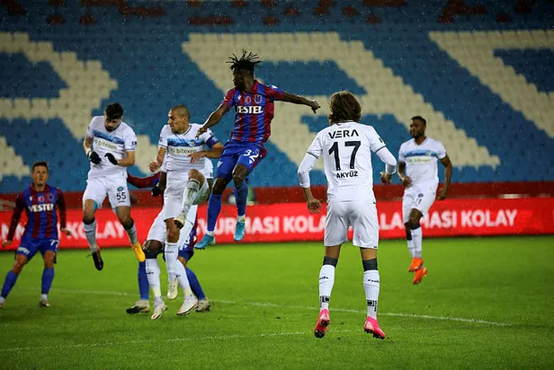 trabzonspor-ziraat-turkiye-kupasina-veda-etti-1608142627659.jpg Trabzonspor Ziraat Türkiye Kupası'na veda etti | Trabzonspor - Adana Demirspor maçı golleri izle-2