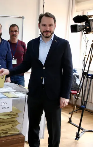 Bakan Albayrak oyunu kullandı