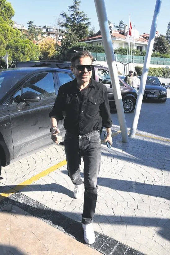 cezayirin-dusmanlari-artiyor-ben-bu-cihana-sigmazamda-erkan-can-ekabir-roluyle-ilk-kez-seyirciyle-bulusacak-1667253288370.jpeg Cezayir’in düşmanları artıyor! Ben Bu Cihana Sığmazam'da Erkan Can, ‘Ekabir’ rolüyle ilk kez seyirciyle buluşacak-3