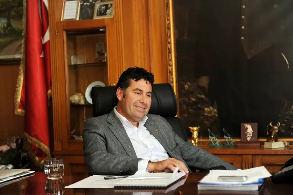 son-dakika-koronaviruse-yakalanan-eski-bodrum-belediye-baskani-mehmet-kocadon-ve-esi-hulya-kocadon-yogun-bakima-alindi-1614677982100.jpg SON DAKİKA: Koronavirüse yakalanan eski Bodrum Belediye Başkanı Mehmet Kocadon ve eşi Hülya Kocadon yoğun bakıma alındı-4