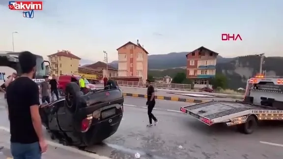 Safranbolu'da otomobil takla attı: 3 yaralı