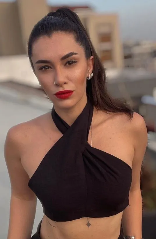 1-ayda-7-kilo-verdiren-hande-dogandemir-diyeti-33luk-oyuncu-bakin-nasil-dal-gibi-kalmis-sadece-o-meyve-sayesin-1700238169960.jpg Yalnızca o meyveyi yiyerek mum gibi eridi: 7 kilo verdiren Hande Doğandemir diyeti!-7