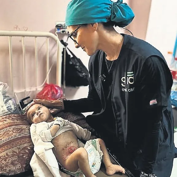 Nira bebek için Gazze’ye döndü