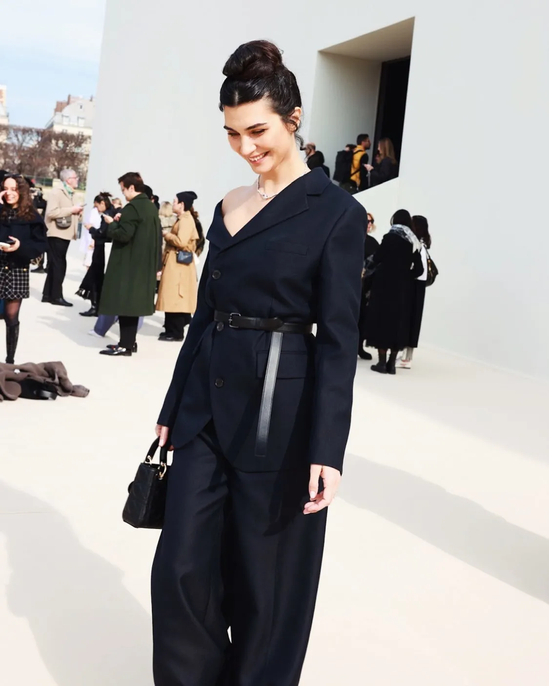 Paris Moda Haftası’nda Tuba Büyüküstün rüzgarı! Güzelliğiyle büyüledi: Bir rüyanın içindeymişim gibi hissettim! - 9