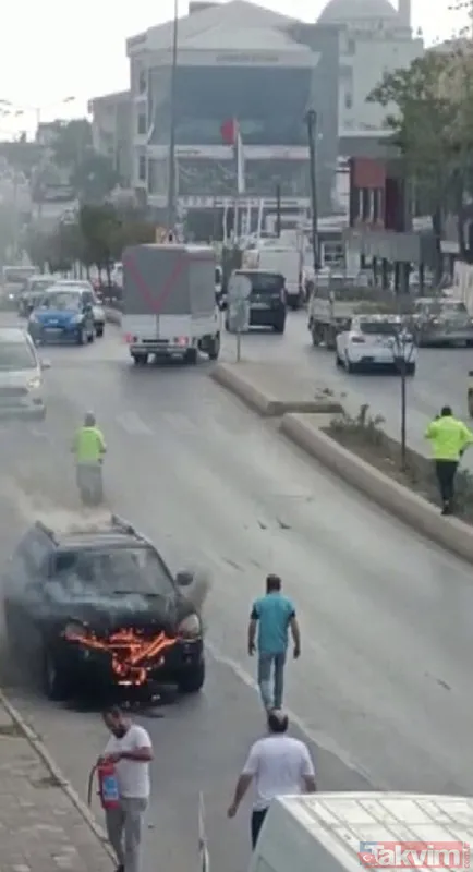 Ümraniye'de dehşet anları! Otomobilini yakıp polise bıçakla saldırdı... Ölü ve yaralılar var - 7