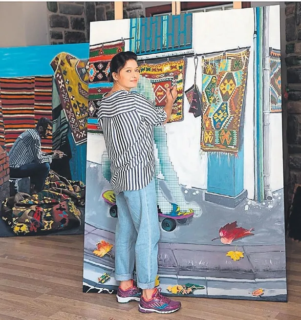 Nurgül Yeşilçay ilk kişisel sergisi için çalışmaya başladı
