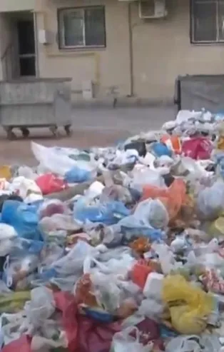 CHP'li belediyede sokakları çöp sardı! Çiğli sokaklarında oluşan çöp yığınları toplanmayı bekliyor