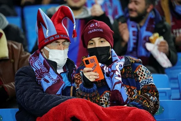 karadenizde-sessiz-gece-trabzonspor-ve-basaksehirden-gol-sesi-cikmadi-1640468875964.jpeg