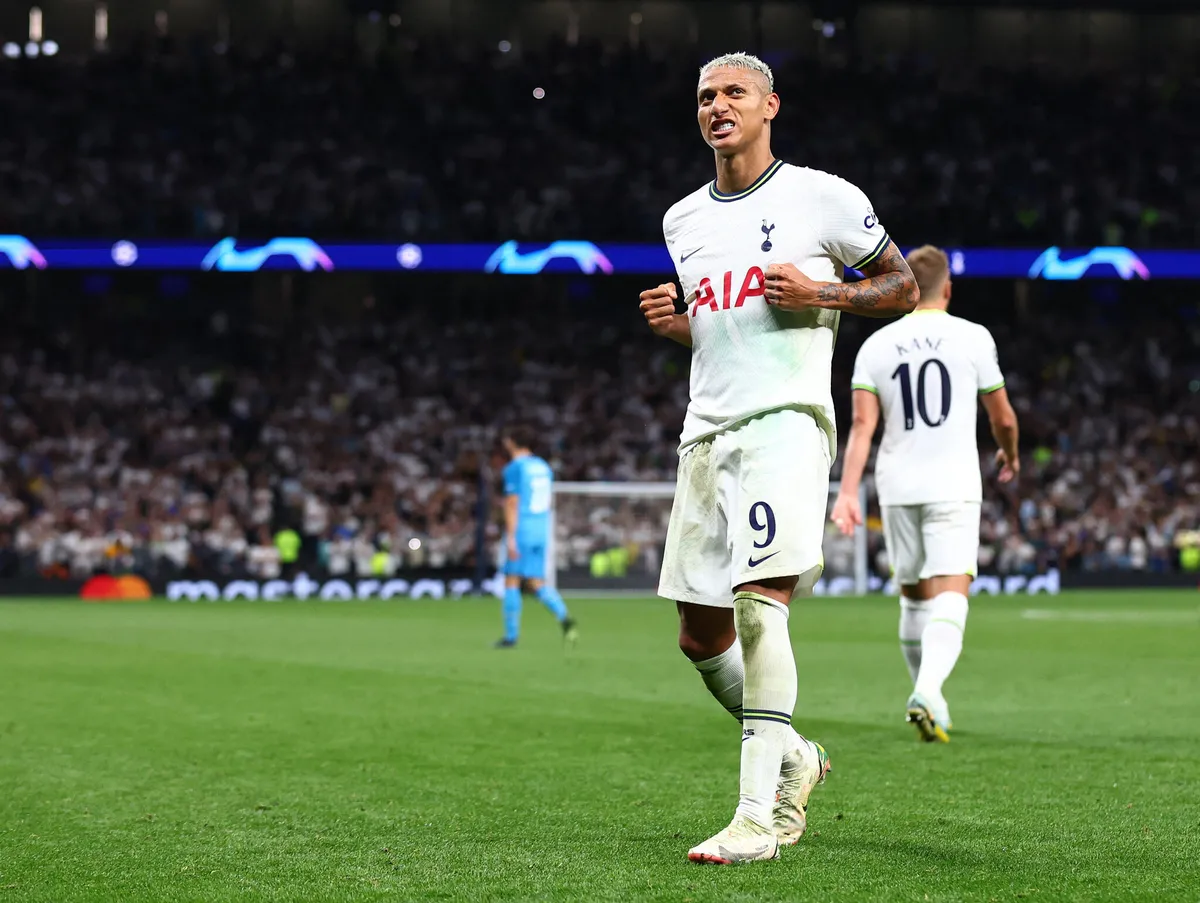 galatasarayda-iki-transfer-bombasi-oulai-ve-richarlison-icin-harekete-gecildi-1792134808302.jpg Galatasaray'dan transferde iki bomba! Zirveden karar çıktı-5