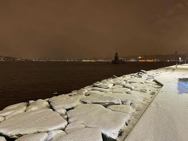İstanbul'da yoğun kar! Meteoroloji saat verdi: Kar alarmı | Ali Yerlikaya duyurdu: Cumartesi akşamı etkisini artıracak-10