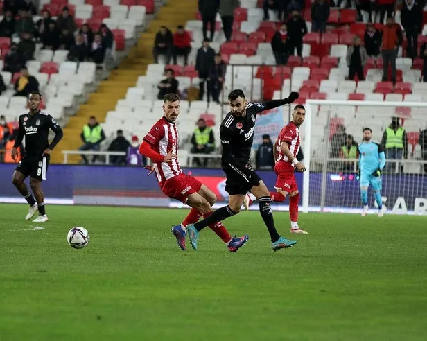 kartal-ucusa-gecti-siyah-beyazlilar-super-ligde-ust-uste-ikinci-galibiyetini-aldi-1645907522355.jpeg Kartal uçuşa geçti! Siyah-Beyazlılar Süper Lig’de üst üste ikinci galibiyetini aldı-3