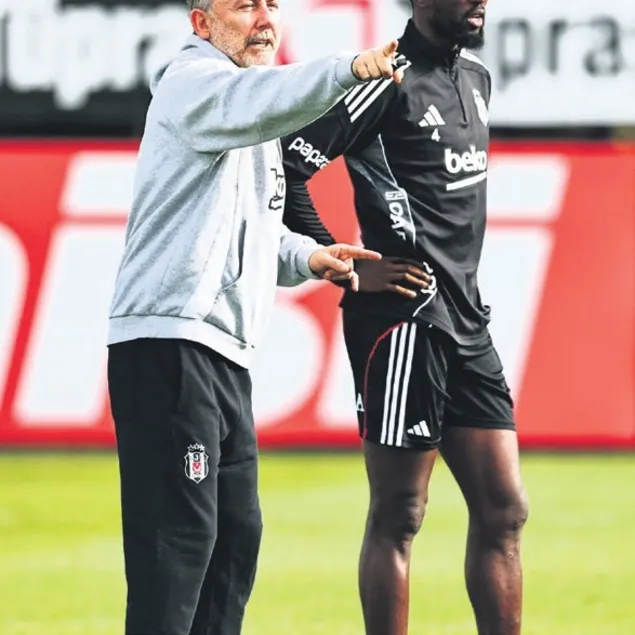 Rafa Silva idmana katılmadı