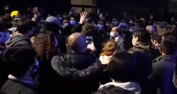 Boğaziçi Üniversitesi provokatörleri, yeni rektörleri Prof. Dr. Melih Bulu ile akıllarınca dalga geçti!
