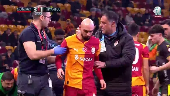 G.Saray-İstanbulspor maçında korkutan an! Kafa kafaya çarpıştılar