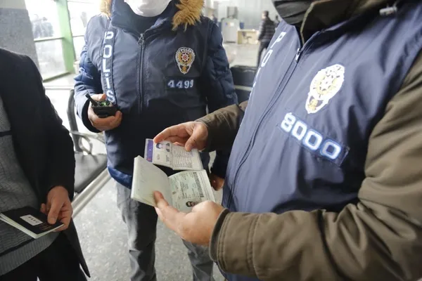 gocmen-kacakciligina-nefes-yok-ekipler-teyakkuzda-1643448336395.jpg Göçmen kaçakçılığına nefes yok! Ekipler teyakkuzda-2