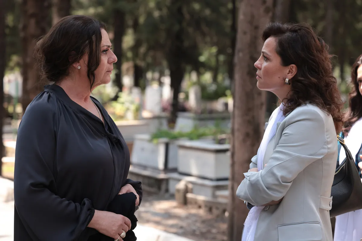 1782286092589.jpg 'Mercan Köşk' dizisinden ilk kareler geldi! Kubilay Aka ve Hafsanur Sancaktutan'lı iddialı yapım yeni sezonda atv'de-5
