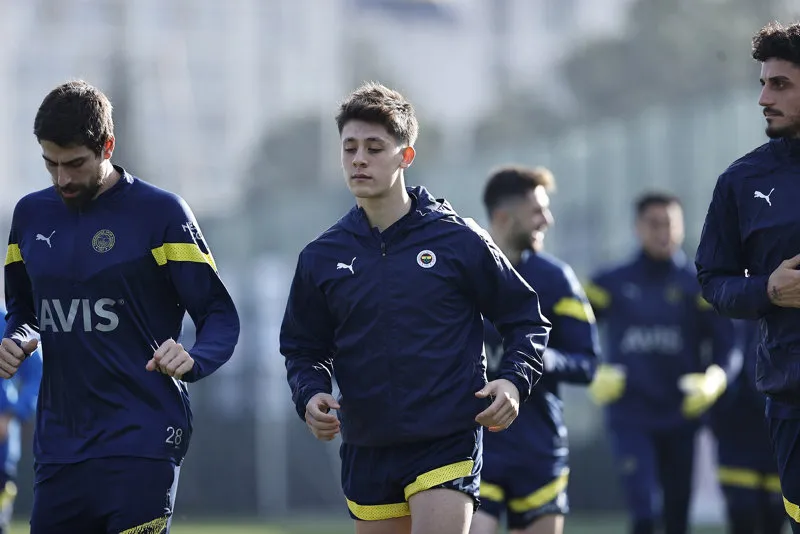 Süper Lig'in eski yıldızı Fenerbahçe'ye geliyor! - 6