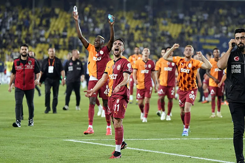 Galatasaray'da 11 ayrılık birden! Yıldızlar tek tek yolcu - 9
