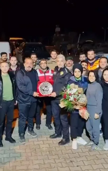 1707424123849.jpeg MasterChef Mehmet Yalçınkaya asrın felaketinde tanık olduğu acılı anları paylaştı! ‘Sizden pirinç istemeye geldim’ deyince hayatı sorgulamaya başladım-4