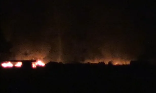 YPG/PKK'lı teröristler İHA korkusundan lastik yakıyorlar!-1