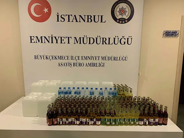 sahte-ickinin-bir-cay-kasigi-bile-zehirlenmeye-neden-olabilir-1603179905972.jpg Sahte içkinin bir çay kaşığı bile zehirlenmeye neden olabilir-4