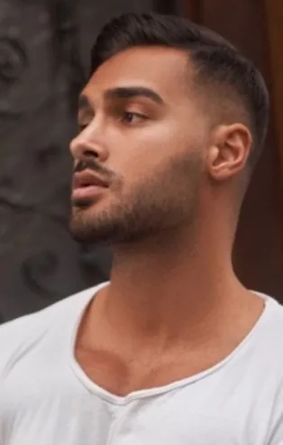 Deniz Miyas podyumlarda boy gösteriyor