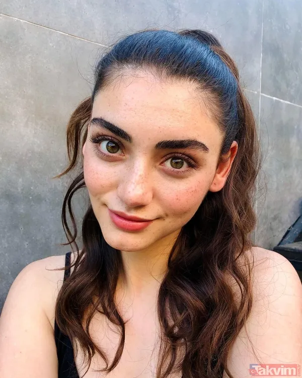 Kuruluş Osman’ın Bala Hatun’u Özge Törer kural bozdu! En doğal halini yakın çekim paylaştı güzelliği ile baş döndürdü - 6