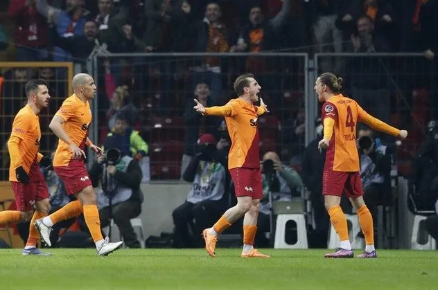 Galatasaray'da Kerem Aktürkoğlu'nun Beşiktaş'a attığı ikinci golde ofsayt var mı? İşte VAR çizgisi...