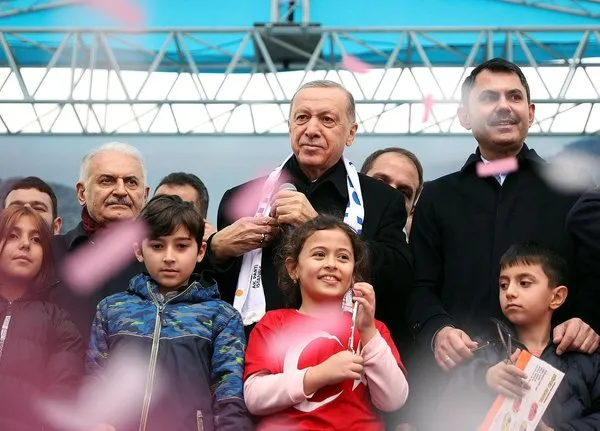 baskan-erdogandan-aydos-kalesi-ile-sultan-korusunun-acilis-toreninde-6li-koalisyona-net-mesaj-bunlar-avrupanin-1675434434528.jpeg Başkan Erdoğan'dan Aydos Kalesi ile Sultan Korusu'nun açılış töreninde 6'lı koalisyona net mesaj: Bunlar Avrupa'nın aferin demesine muhtaç-2